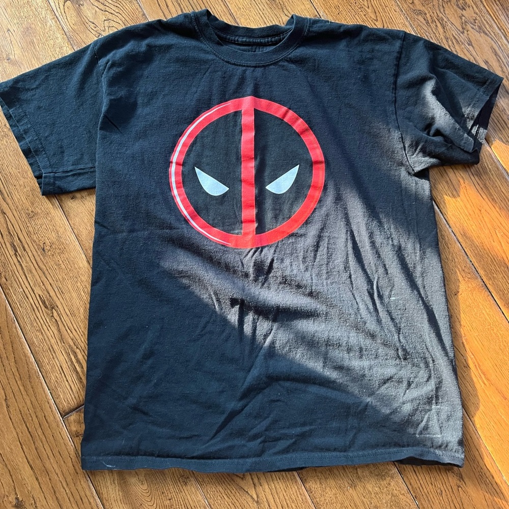 Marvel Deadpool T-shirt, Large